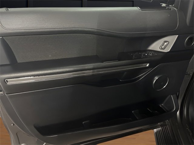 Used 2019 Ford Expedition XLT image 10