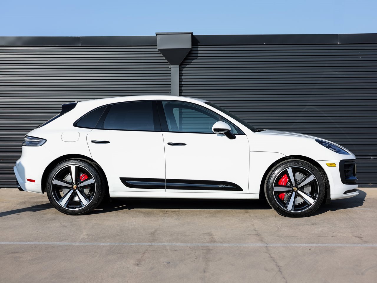 New 2026 Porsche Macan GTS image 8