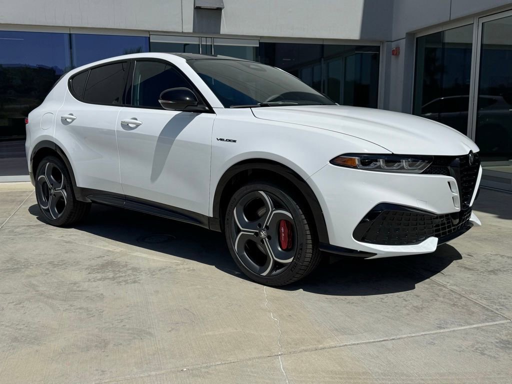 New 2026 Alfa Romeo Tonale Veloce w/ Quick Order Package 23H Volce image 1