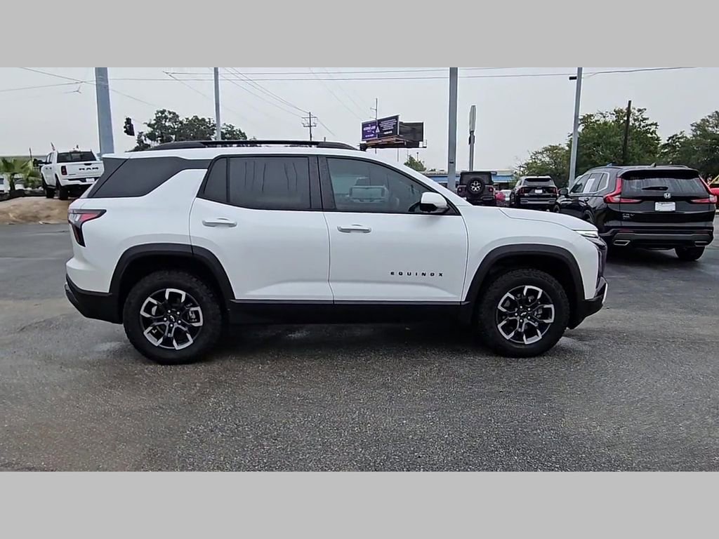 Used 2025 Chevrolet Equinox ACTIV w/ Safety and Technology Package image 36
