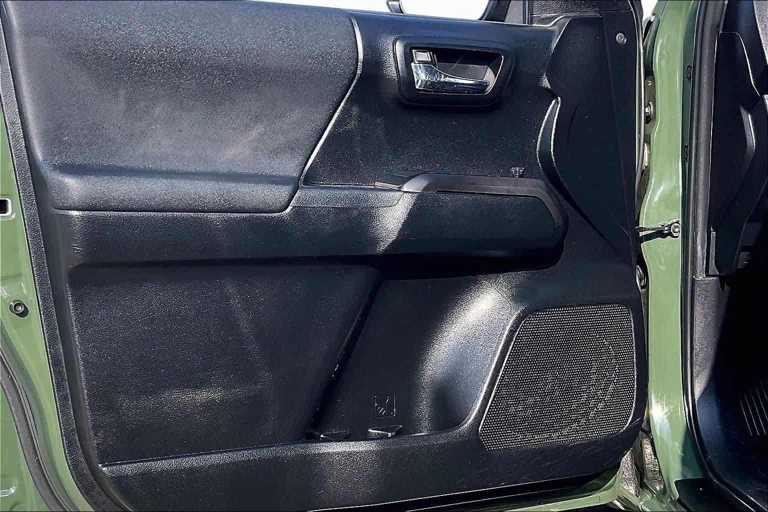 Used 2021 Toyota Tacoma TRD Sport w/ Technology Package RWD image 13