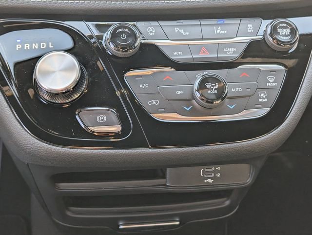 New 2026 Chrysler Pacifica Select image 20