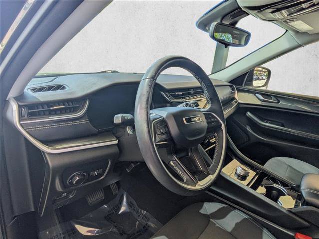 Used 2023 Jeep Grand Cherokee L Laredo w/ Luxury Tech Group I AWD/4WD image 10
