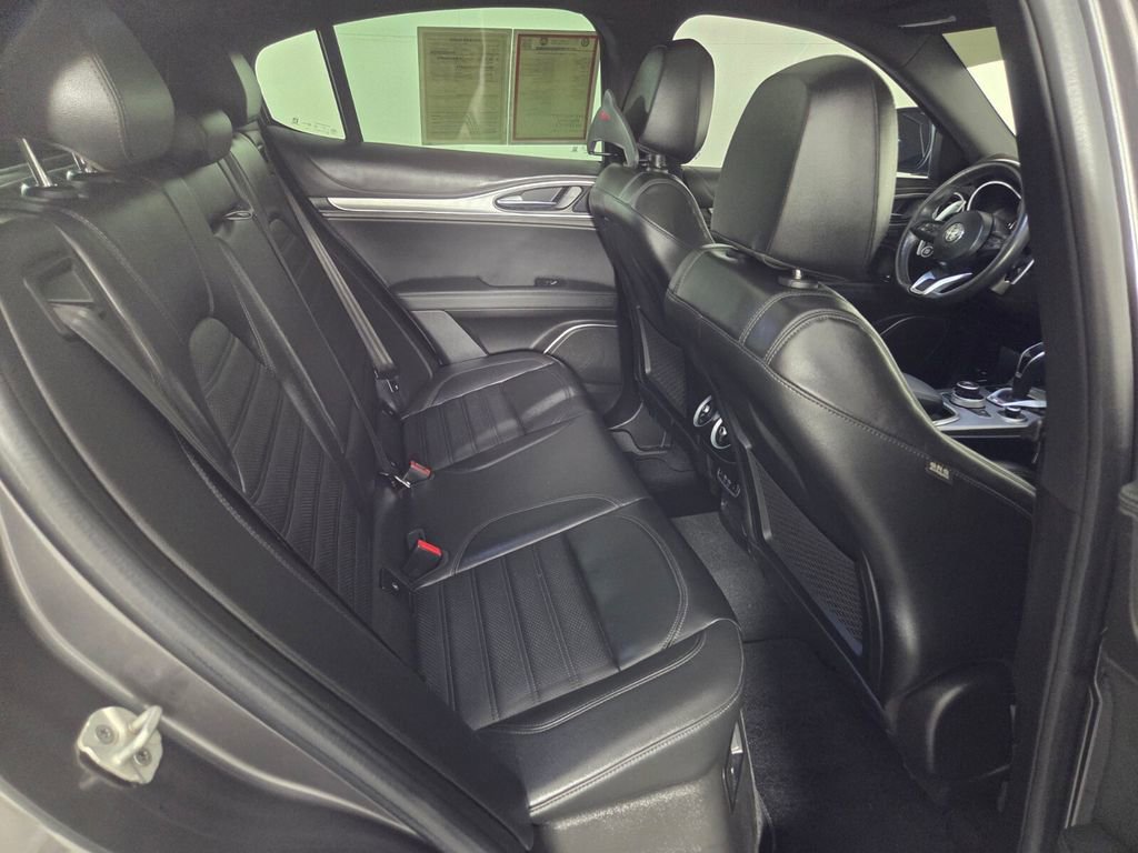 Used 2023 Alfa Romeo Stelvio Veloce AWD/4WD image 29