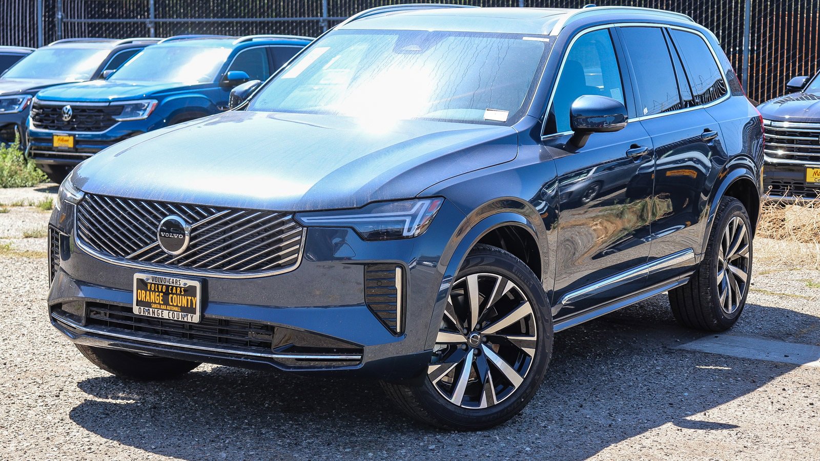 New 2025 Volvo XC90 B5 Core w/ Climate Package