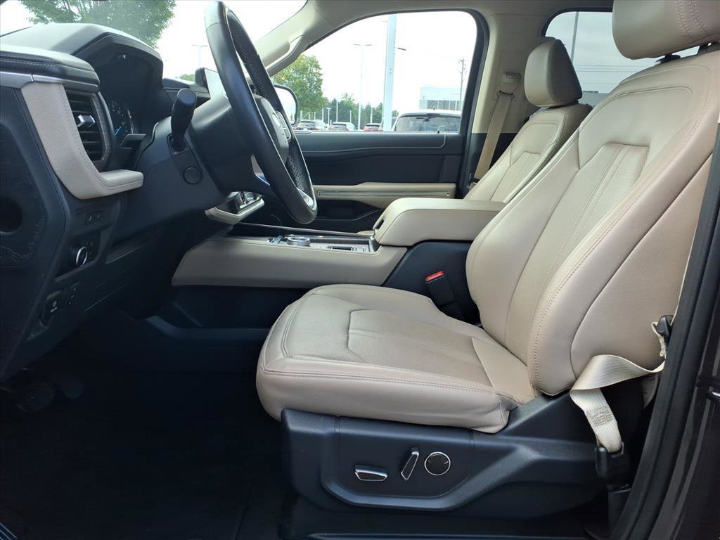 Used 2024 Ford Expedition Max Limited image 3