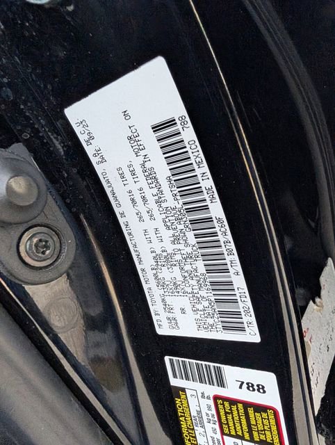 Used 2023 Toyota Tacoma TRD Off-Road w/ Technology Package AWD/4WD image 34