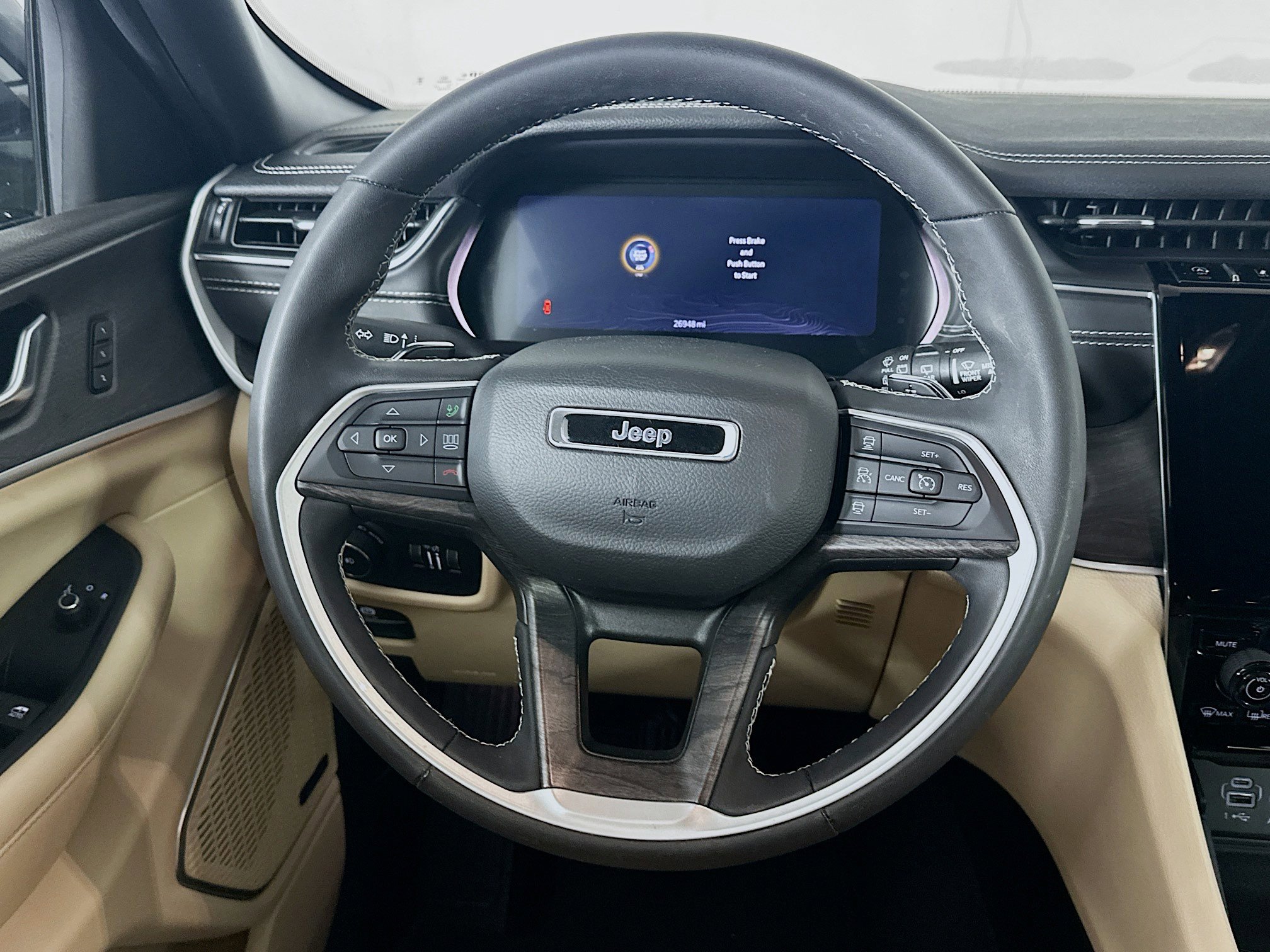 Used 2023 Jeep Grand Cherokee Limited w/ Luxury Tech Group II image 18