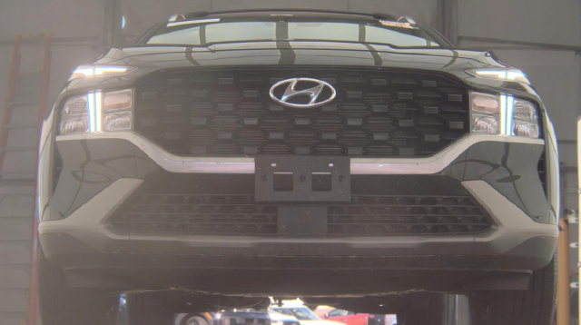 Used 2023 Hyundai Santa Fe SEL AWD/4WD image 3