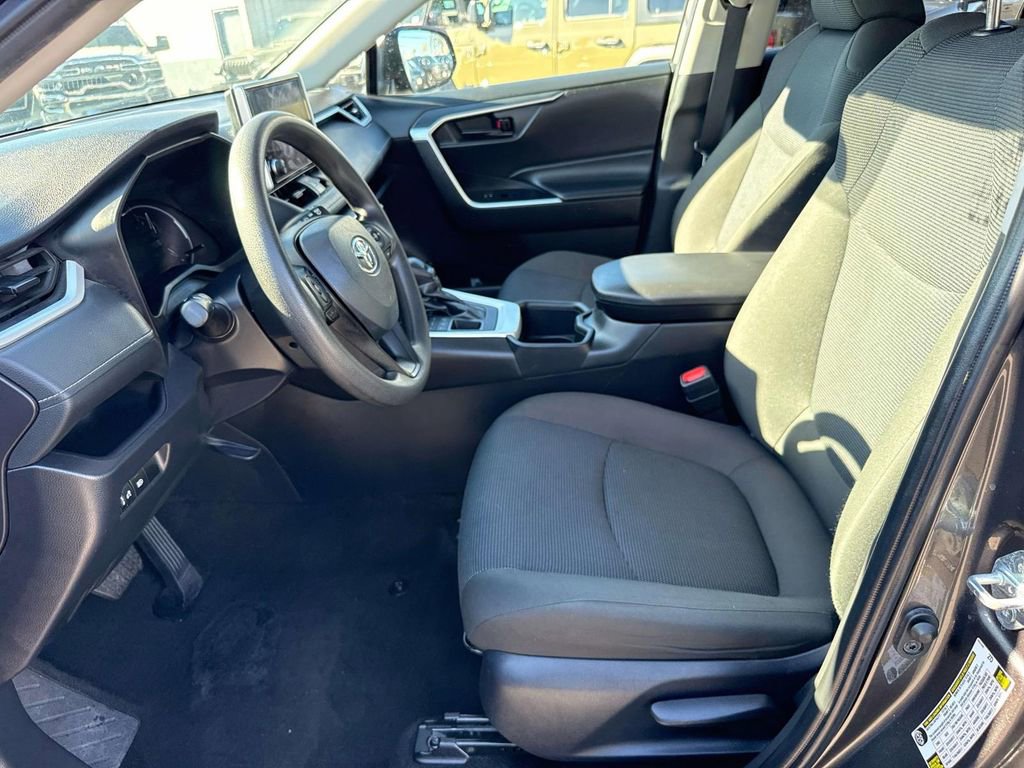 Used 2024 Toyota RAV4 LE image 21