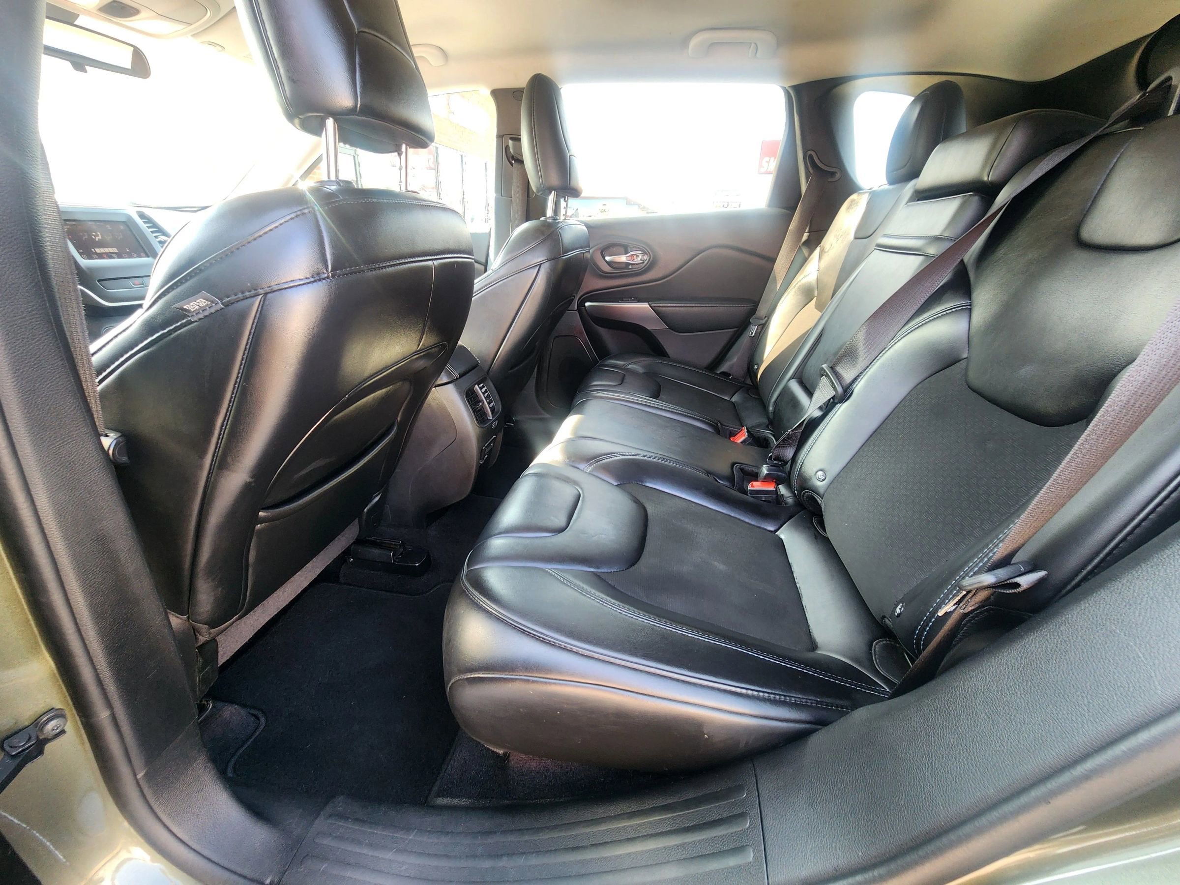 Used 2019 Jeep Cherokee Latitude Plus image 15