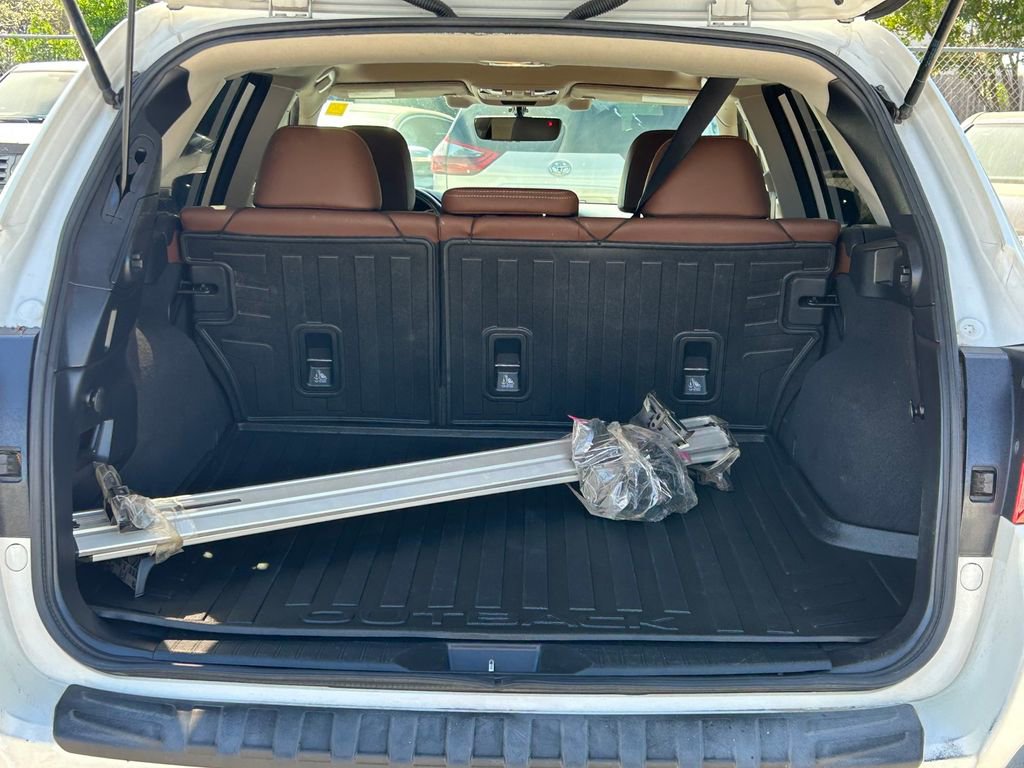 Used 2018 Subaru Outback 3.6R Touring image 15
