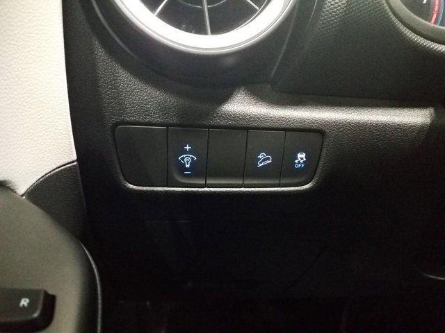 Used 2022 Hyundai Kona SEL image 11