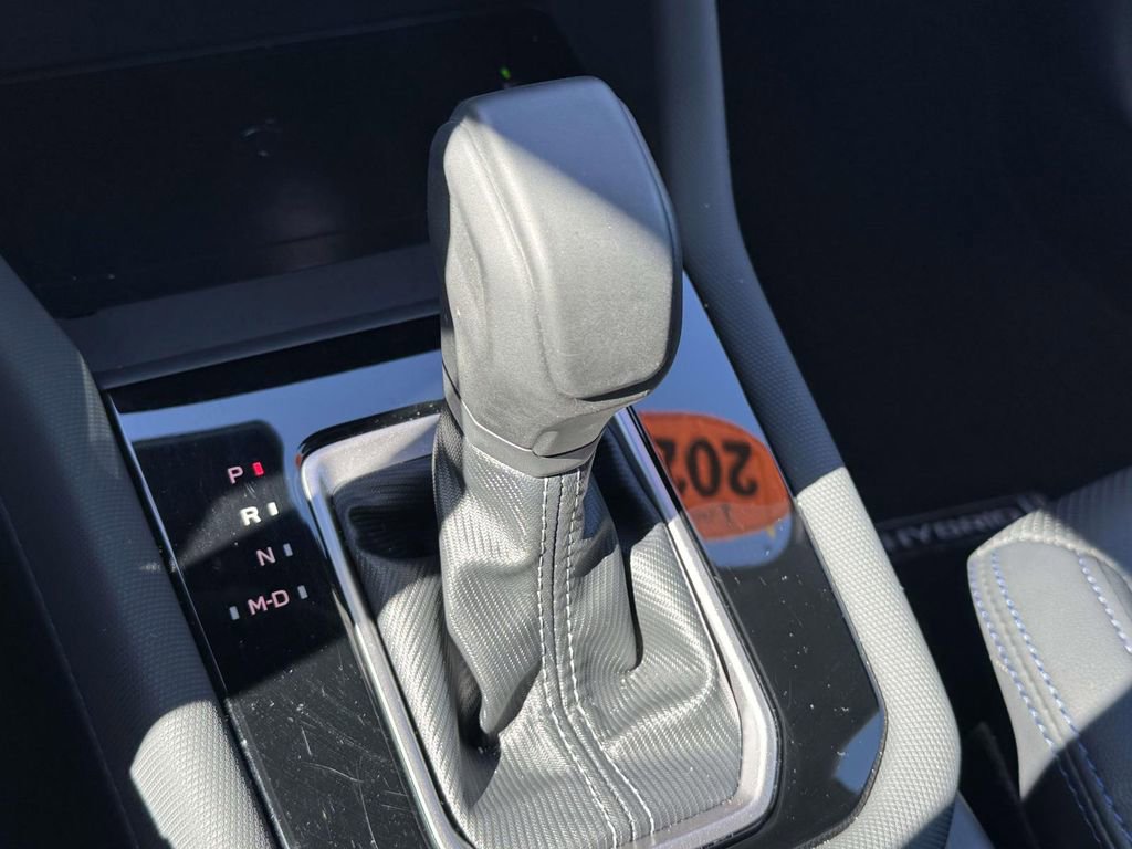 Used 2025 Subaru Forester Limited image 27