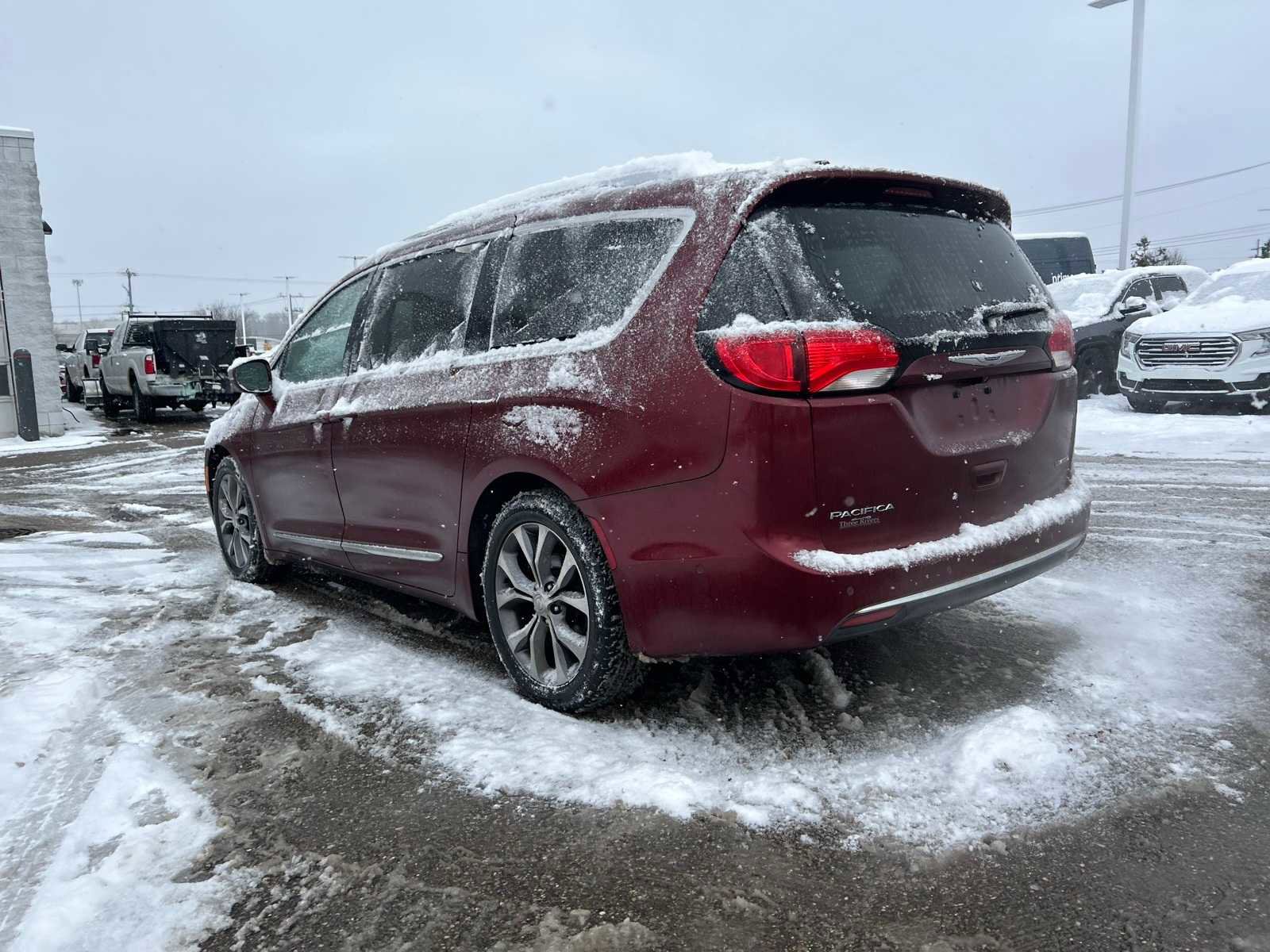 Certified 2019 Chrysler Pacifica Limited w/ Tire & Wheel Group image 27