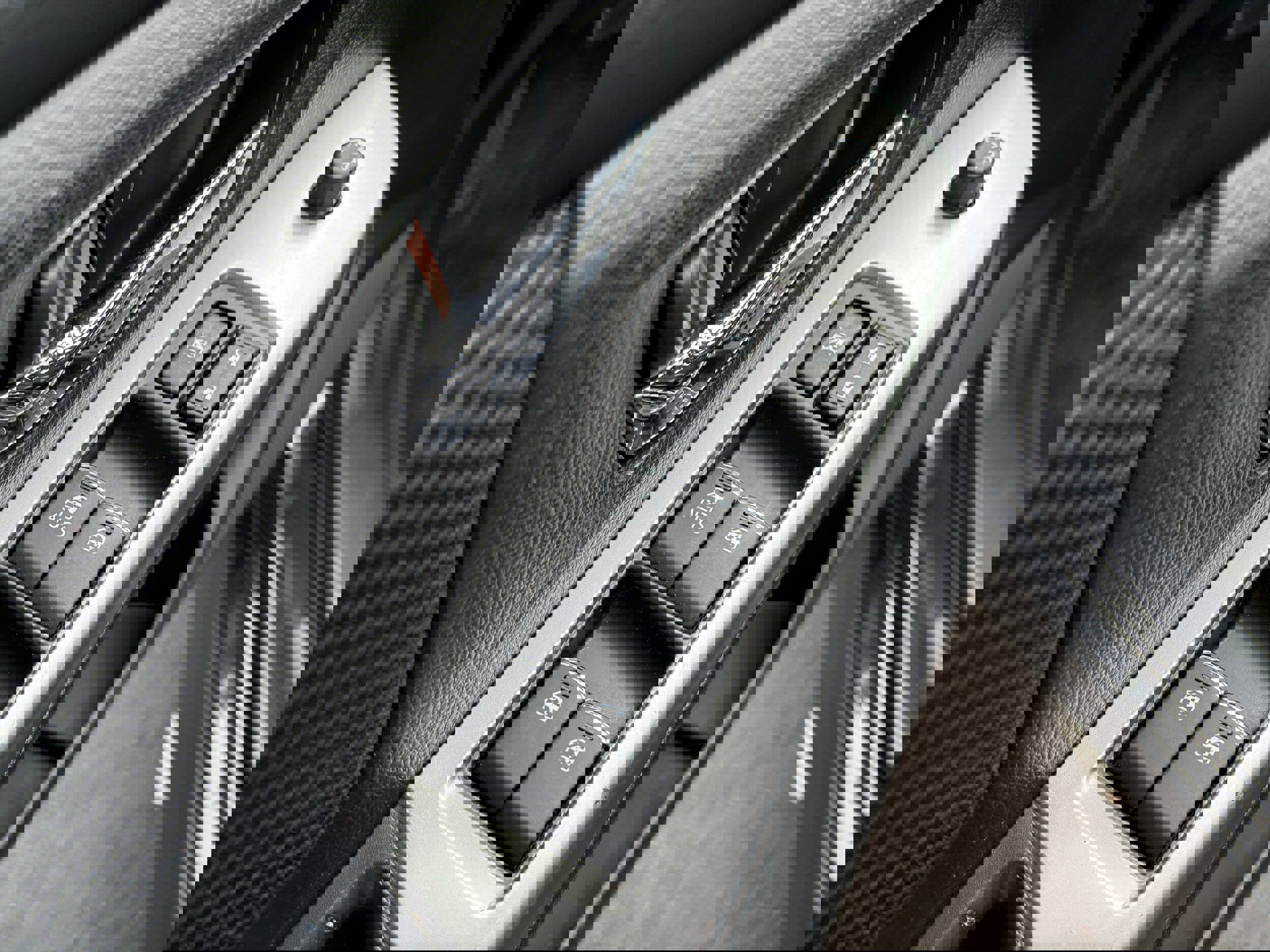 Used 2017 Subaru Crosstrek 2.0i Premium w/ Popular Package #2 image 25