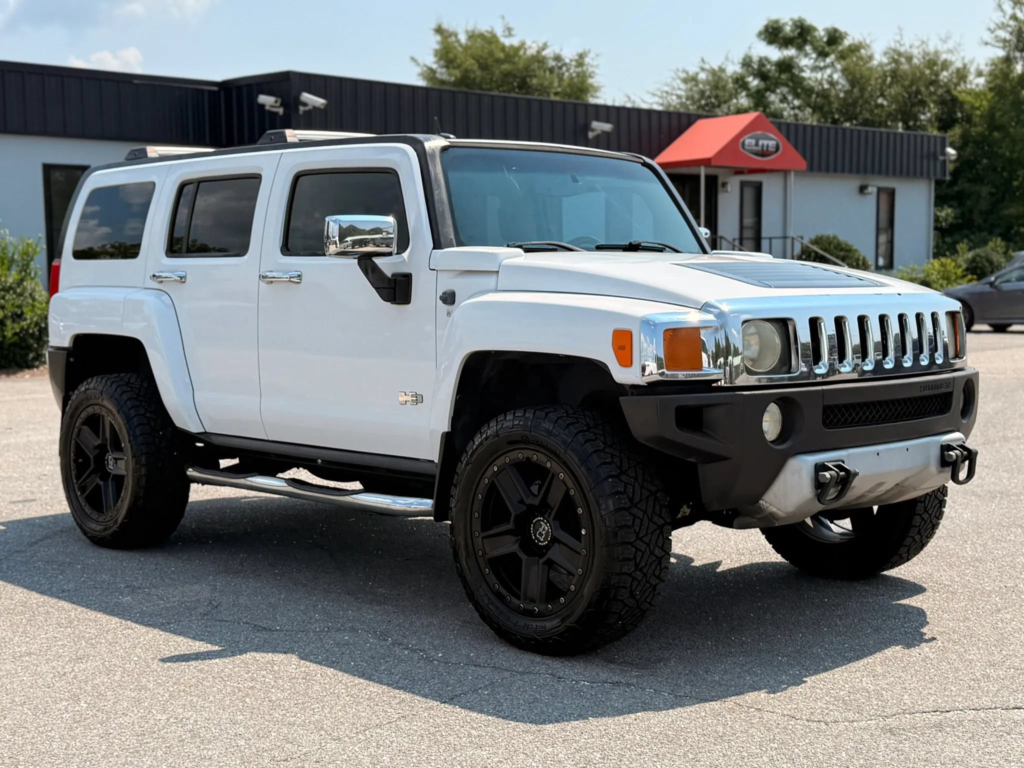Used 2009 HUMMER H3 Luxury AWD/4WD image 3