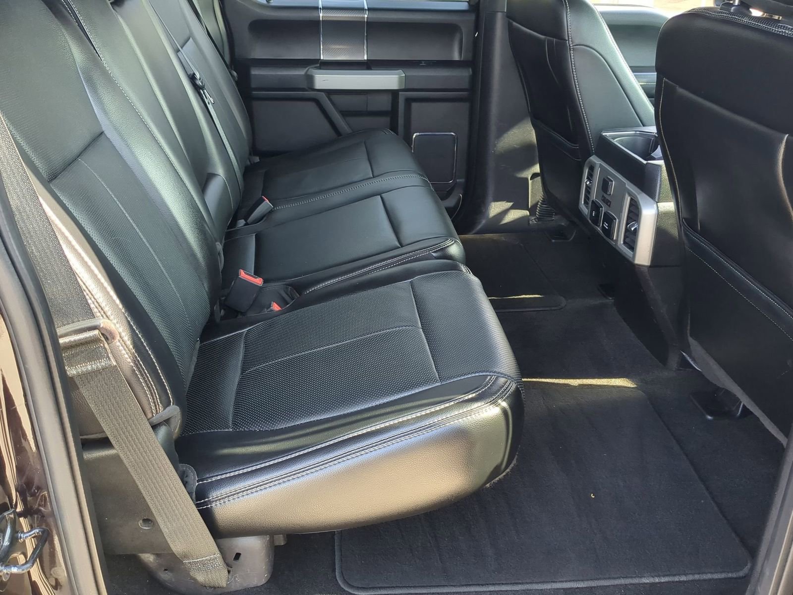 Used 2018 Ford F150 Lariat w/ Equipment Group 502A Luxury image 27