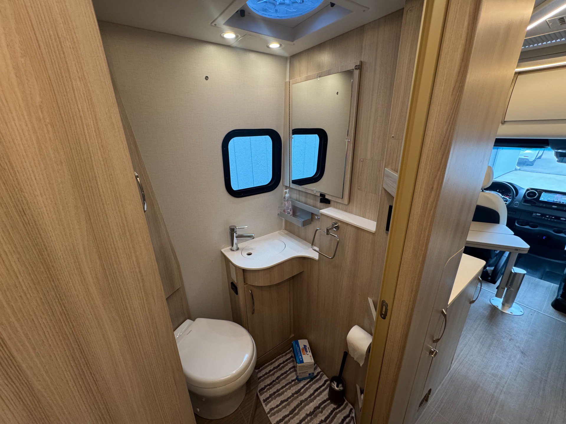 Used 2020 Mercedes-Benz Sprinter 3500 image 61