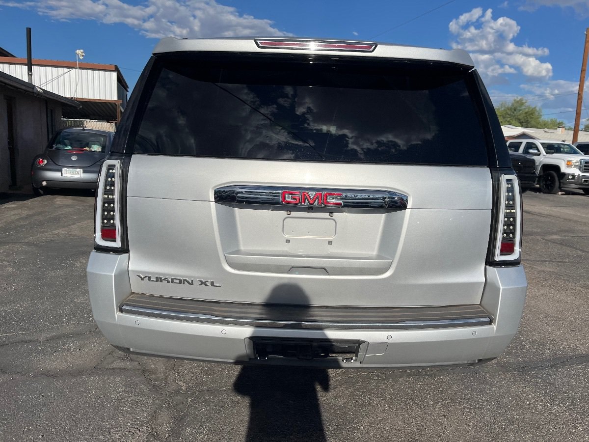 Used 2017 GMC Yukon XL Denali w/ Open Road Package RWD image 4