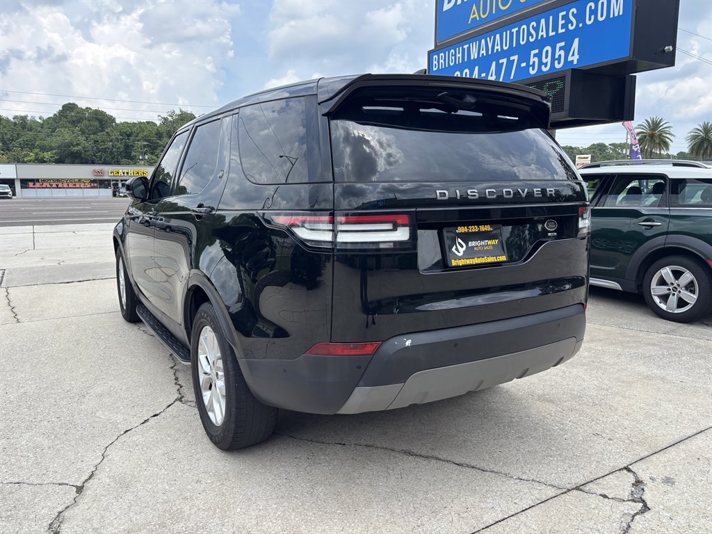 Used 2020 Land Rover Discovery SE AWD/4WD image 3