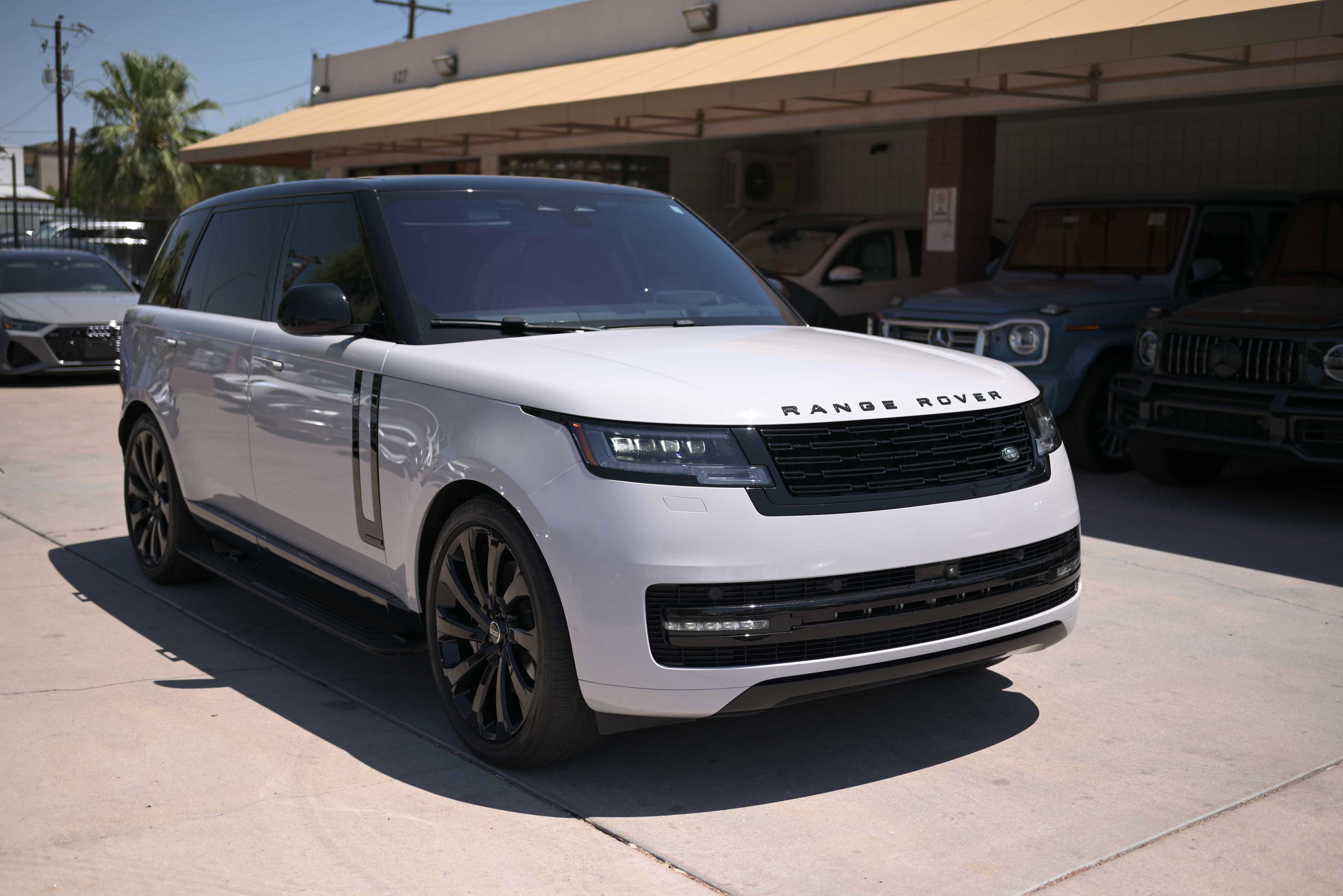 Used 2023 Land Rover Range Rover Long Wheelbase Autobiography AWD/4WD image 3