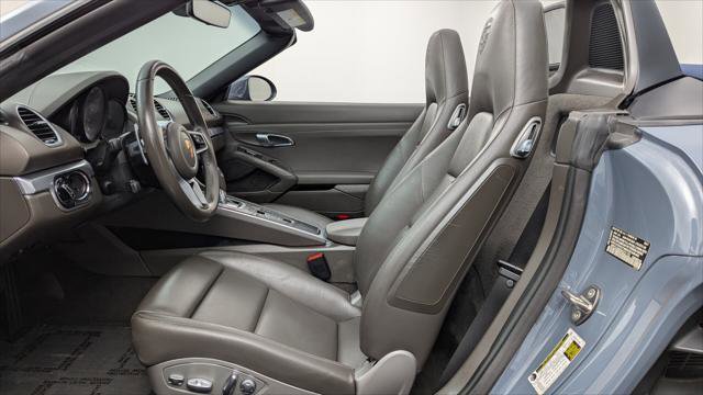 Used 2017 Porsche 718 Boxster image 13