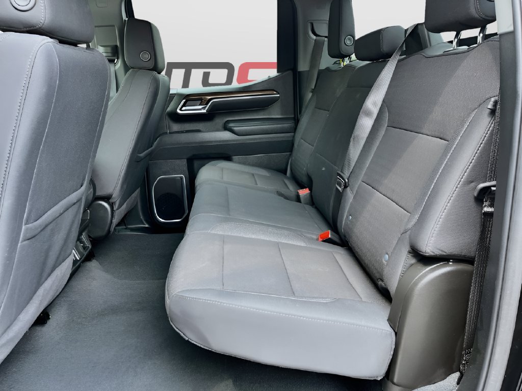 Used 2025 Chevrolet Silverado 1500 LT AWD/4WD image 25