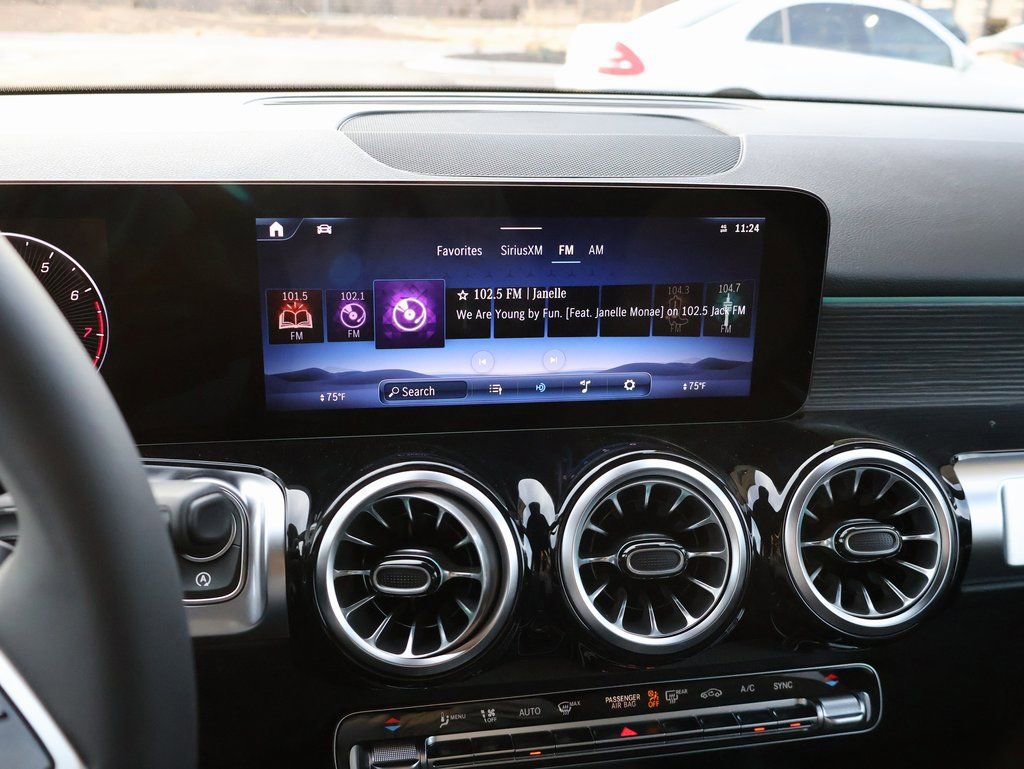 New 2026 Mercedes-Benz GLB 250 4MATIC image 22