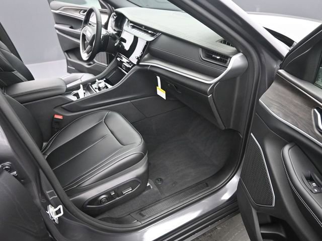 New 2026 Jeep Grand Cherokee Limited image 17