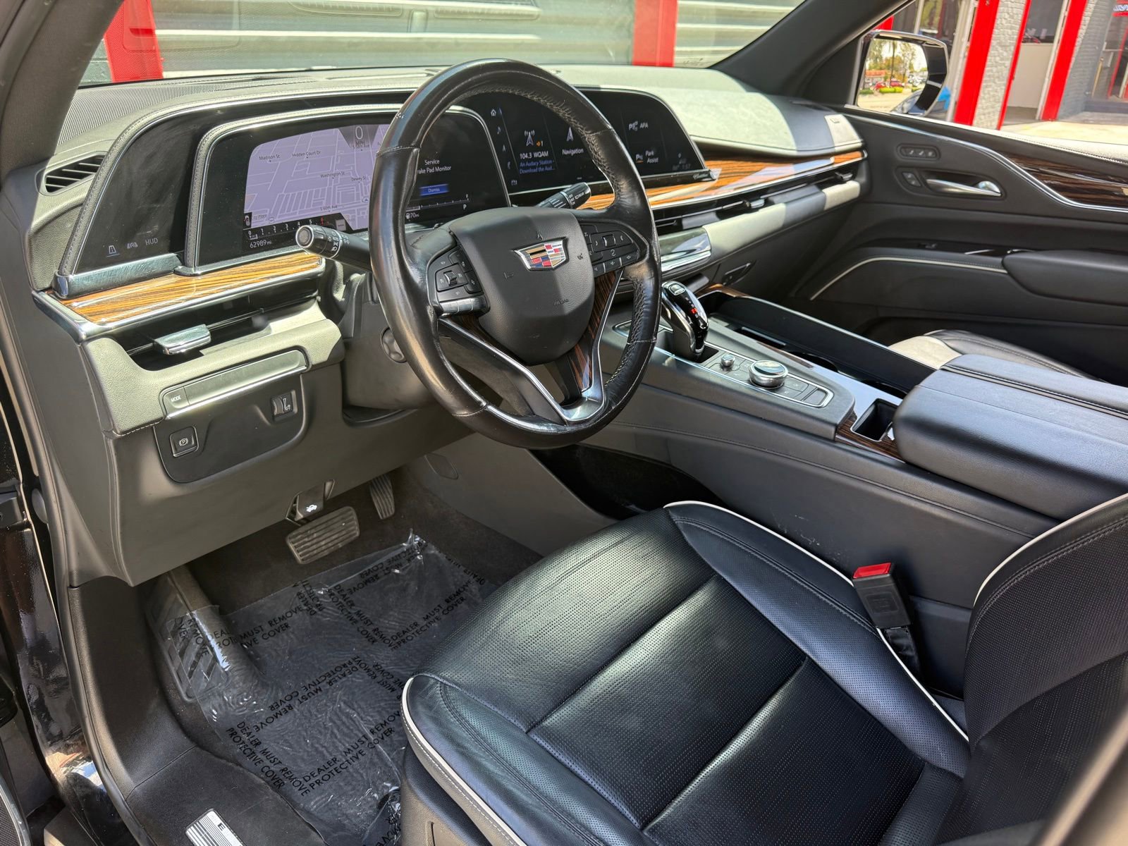 Used 2023 Cadillac Escalade Premium Luxury image 14