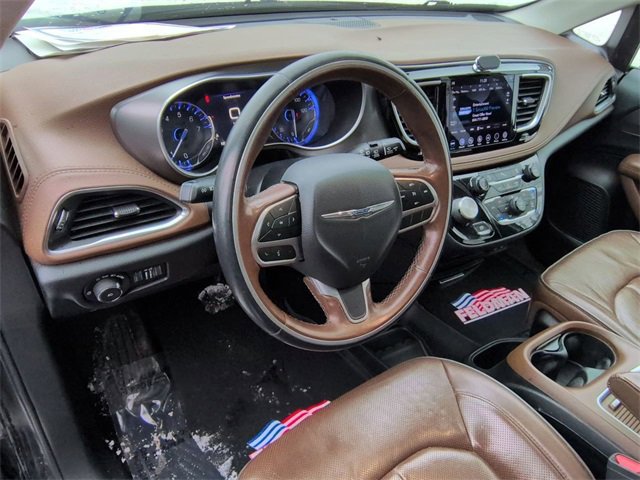 Used 2019 Chrysler Pacifica Limited w/ Tire & Wheel Group image 12