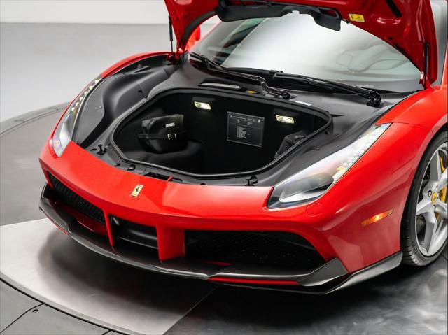 Used 2018 Ferrari 488 GTB image 30