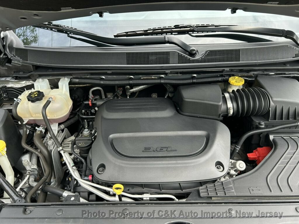 Used 2020 Chrysler Voyager L FWD image 47