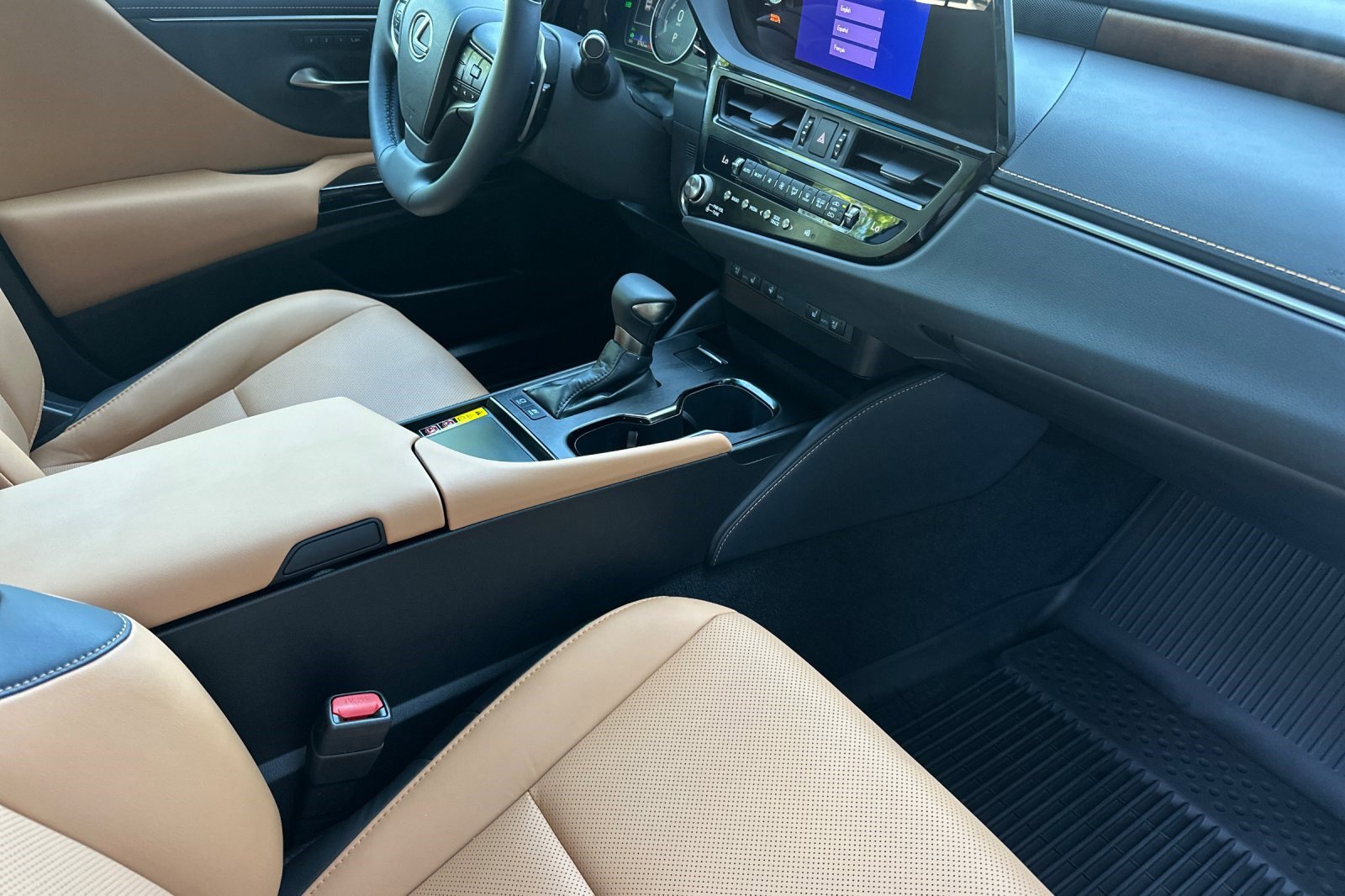 Used 2025 Lexus ES 300h w/ Premium Package image 19