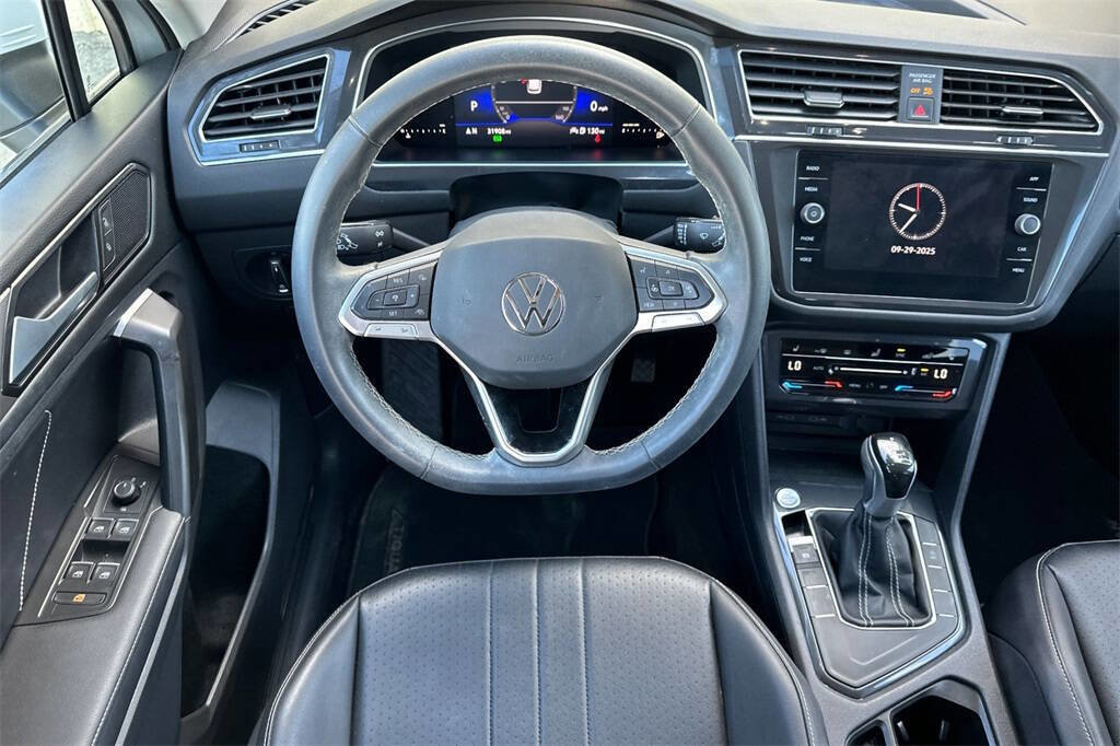 Used 2022 Volkswagen Tiguan SE image 14