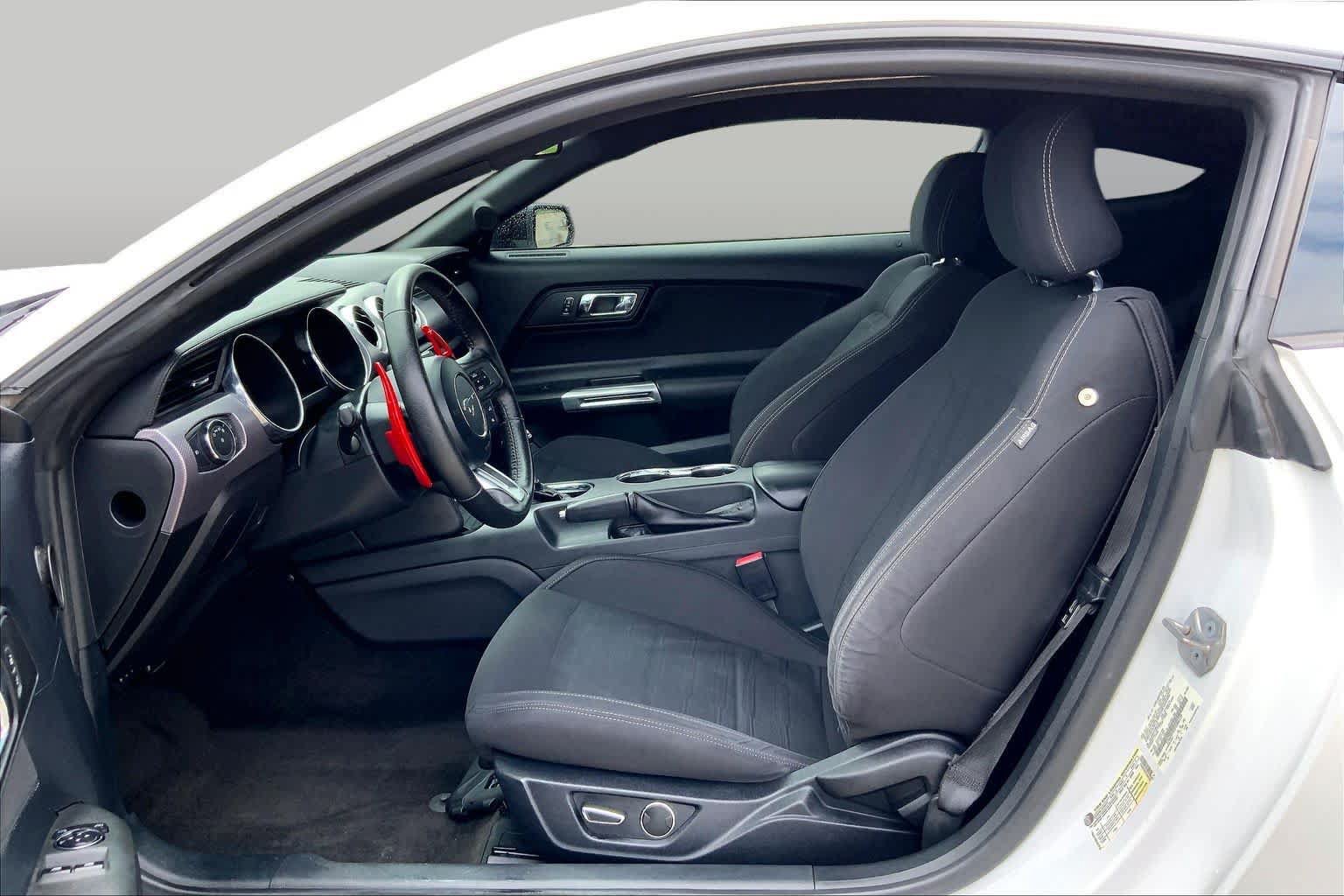 Used 2015 Ford Mustang Coupe RWD image 7
