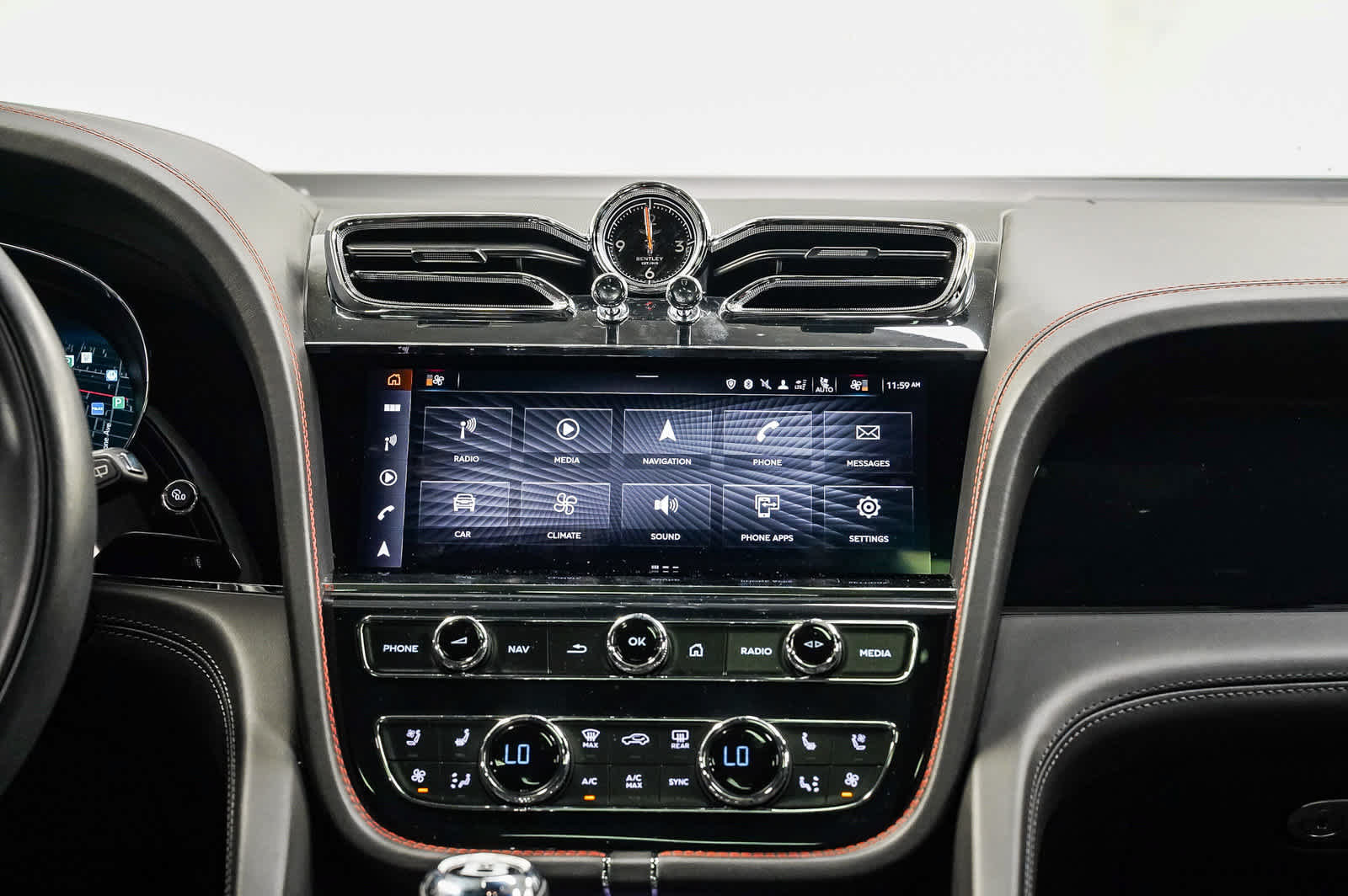Used 2021 Bentley Bentayga AWD/4WD image 14