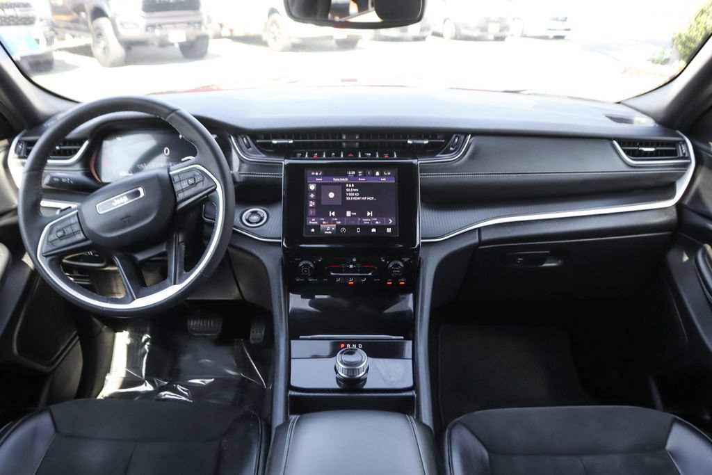 Used 2024 Jeep Grand Cherokee Altitude RWD image 25