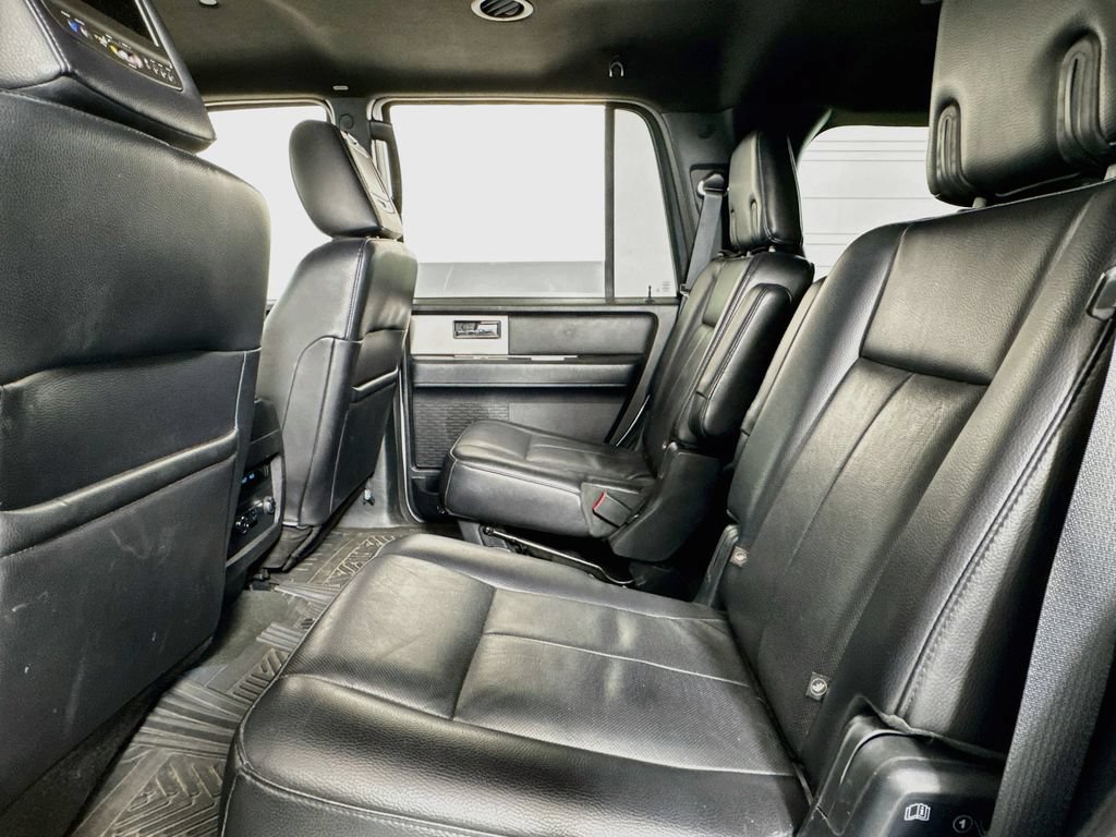 Used 2016 Ford Expedition XLT w/ Equipment Group 202A AWD/4WD image 10