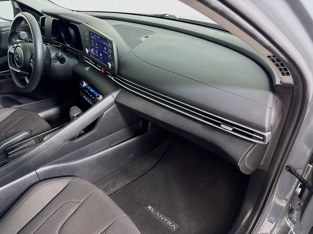Used 2022 Hyundai Elantra SEL FWD image 27