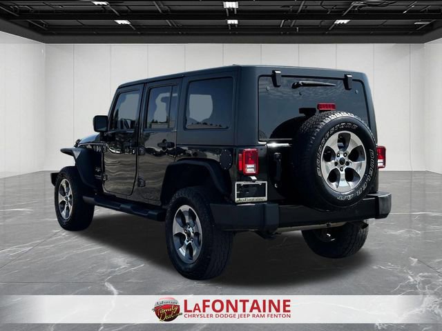 Used 2016 Jeep Wrangler Unlimited Sahara w/ Dual Top Group AWD/4WD image 3