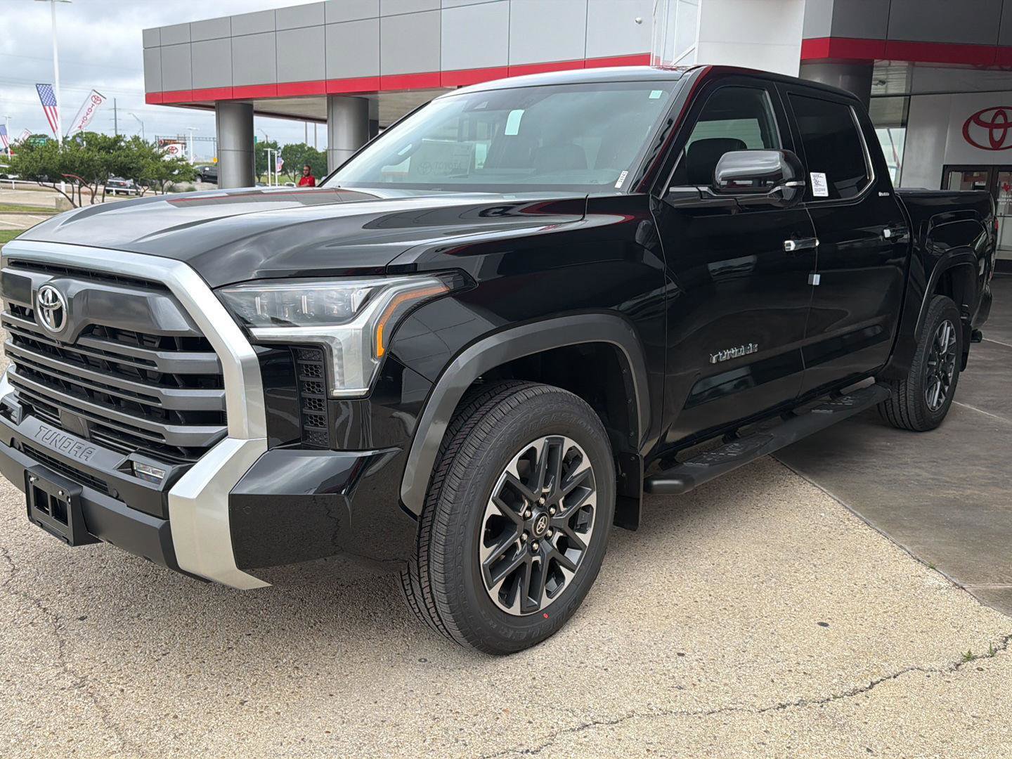 New 2026 Toyota Tundra Limited AWD/4WD image 3