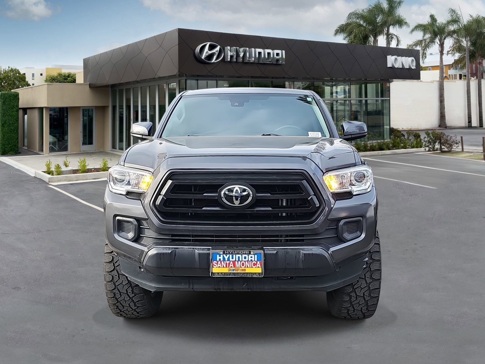 Used 2022 Toyota Tacoma SR w/ SR Convenience Package image 8