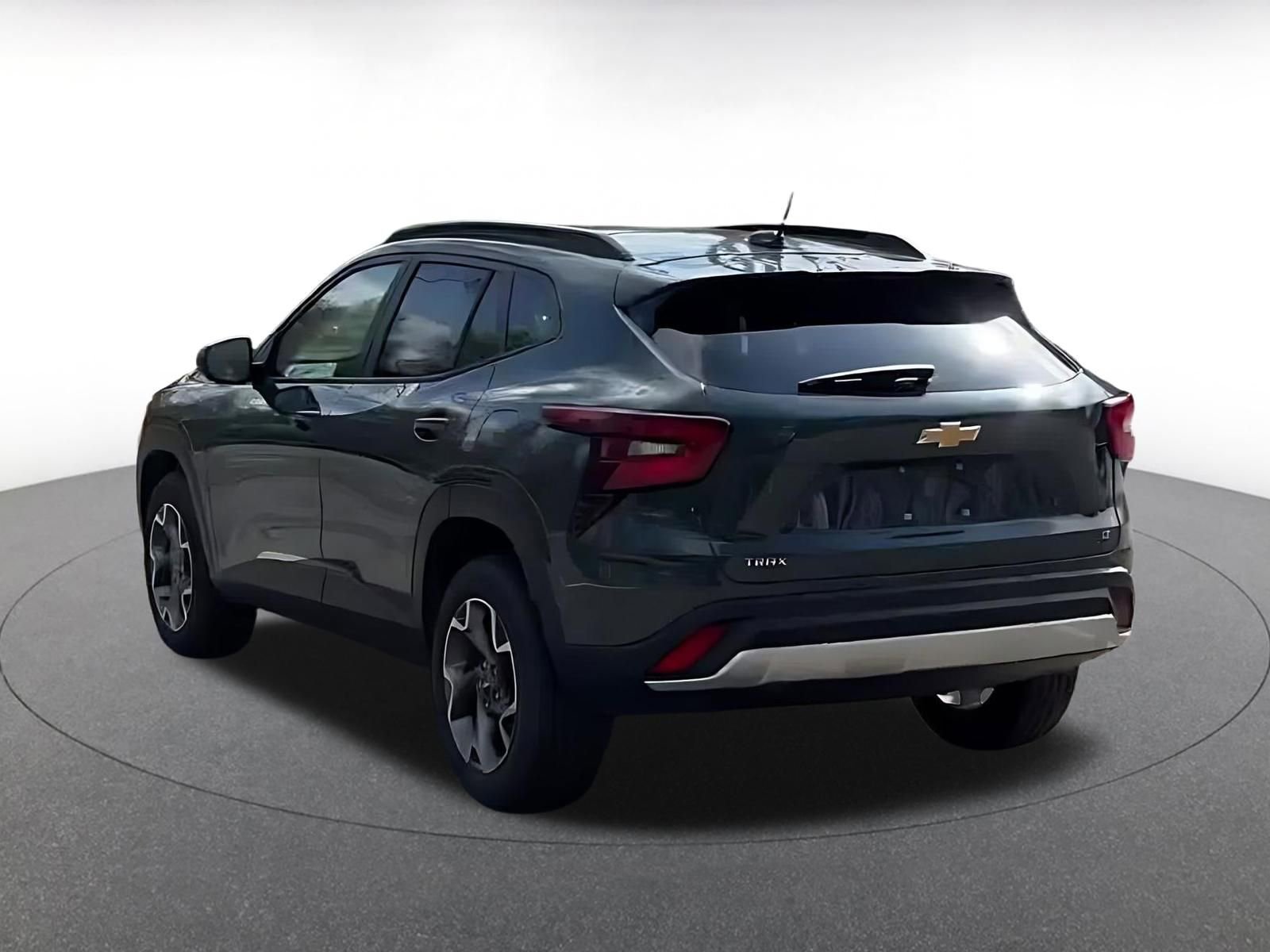 Used 2025 Chevrolet Trax LT image 11