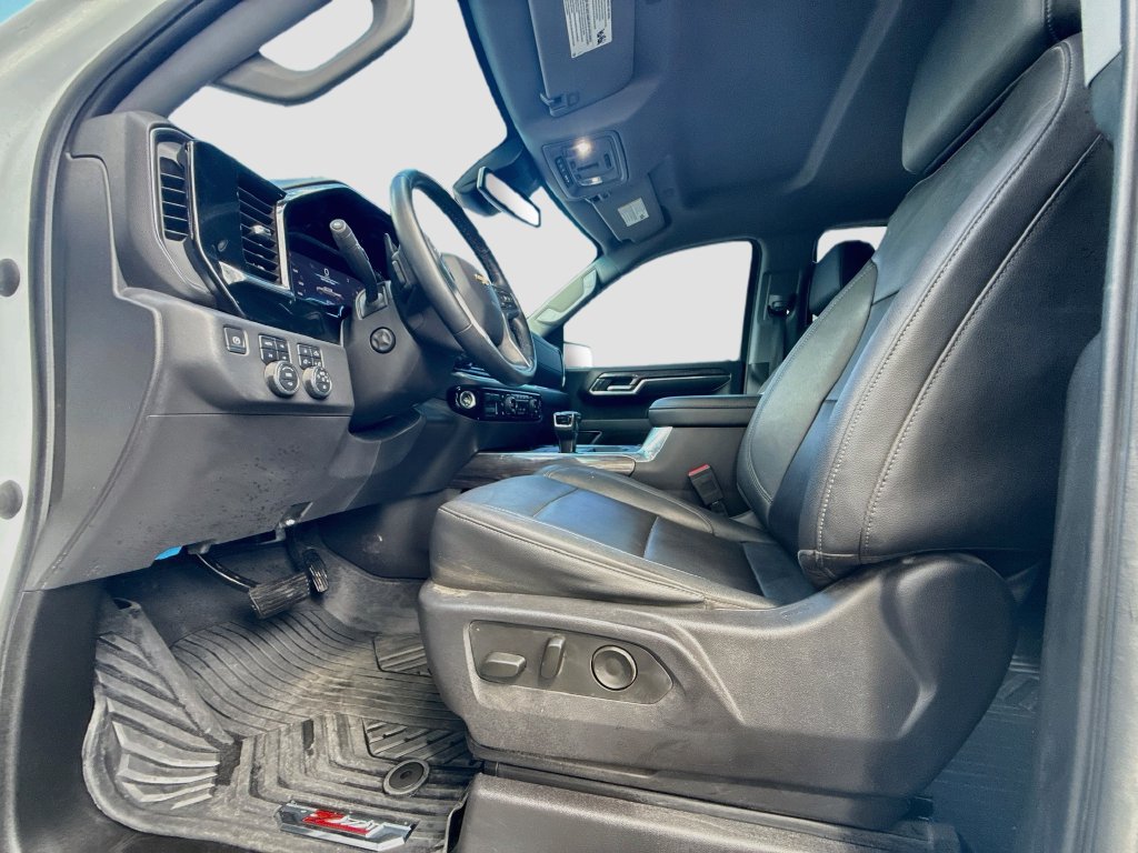 Used 2024 Chevrolet Silverado 1500 LTZ AWD/4WD image 23