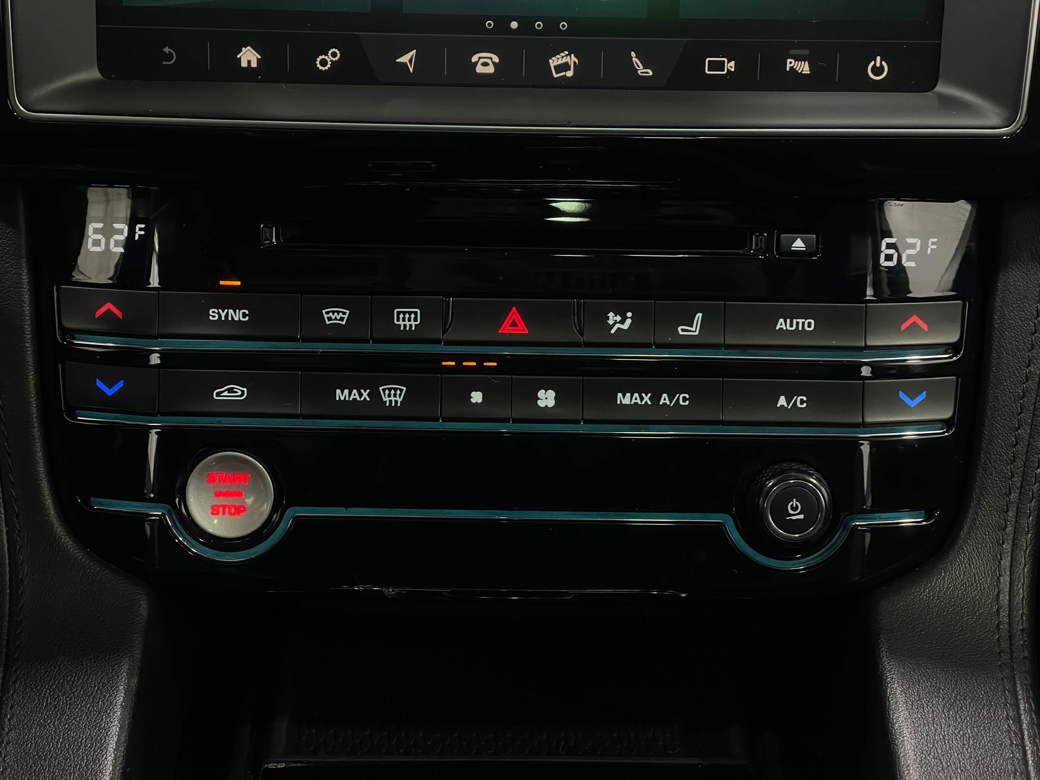 Used 2019 Jaguar F-PACE Prestige image 27