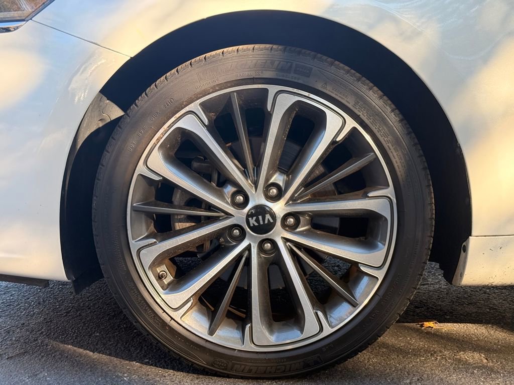 Used 2019 Kia Cadenza Technology image 10