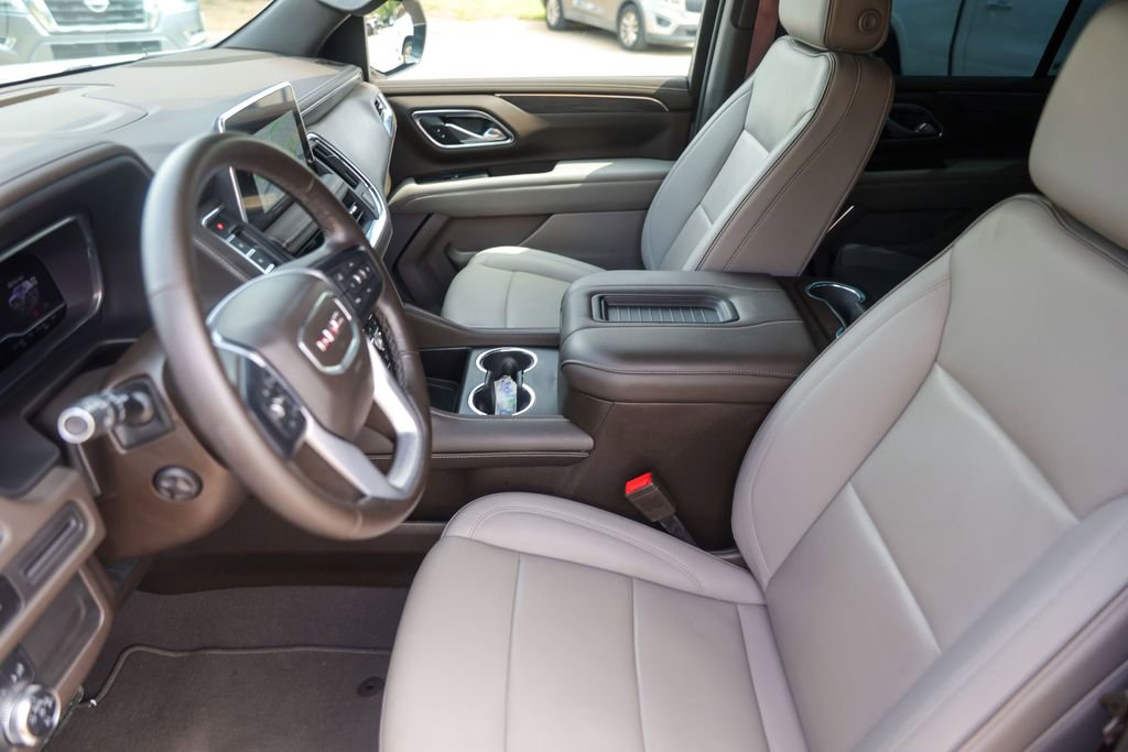 Used 2023 GMC Yukon SLT w/ SLT Premium Package AWD/4WD image 9
