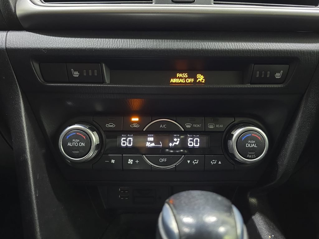 Used 2018 MAZDA MAZDA3 Touring FWD image 24